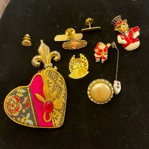 Lot of 11 Vintage pin’s & brooches